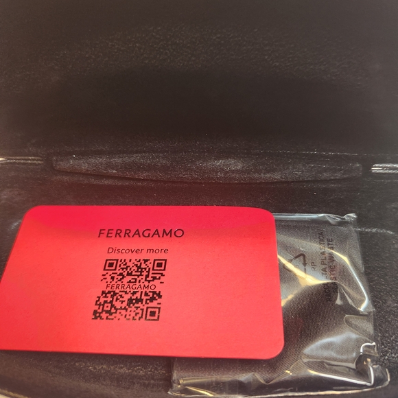 Salvatore Ferragamo NWT Women's Tortoiseshell Brown Sunglasses - Picture 3 of 8